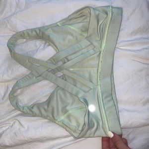 Lulu lemon sports bra